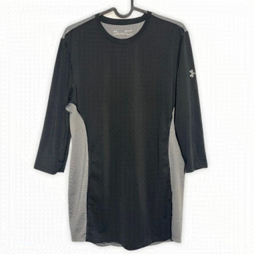 𝅺🍋men’s Under Armour Fitted Heat Gear Top